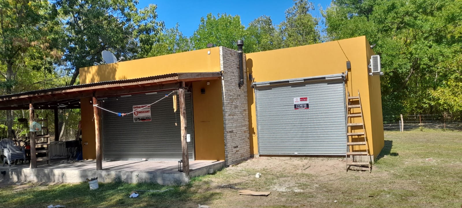 Cerramiento de vivienda particular con cortina metálica Inducort